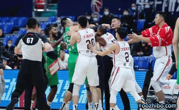 个人奖项团灭！辽篮常规赛第1太惨了，杨鸣郭艾伦季后赛冲冠