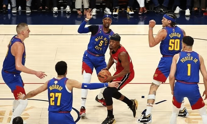 收视率暴跌！总决赛G1掘金碾压热火，联盟亏惨，被指毫无悬念