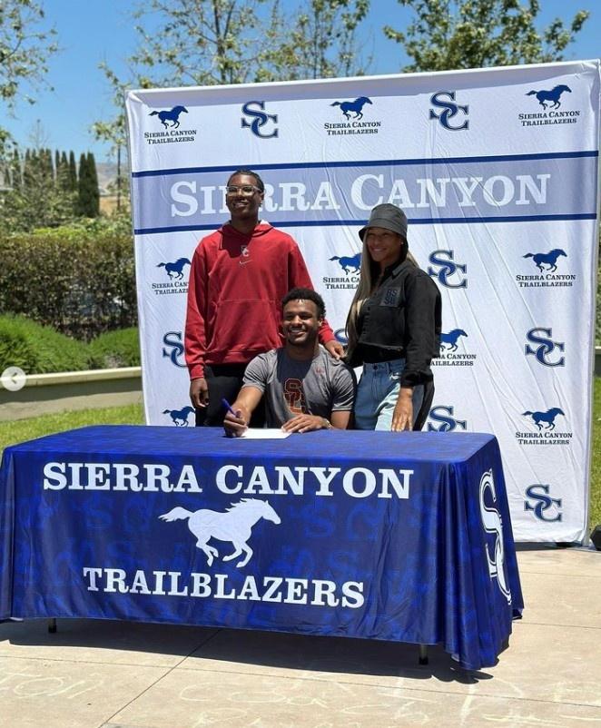 詹皇祝贺布朗尼签约南加大：自爆喜极而泣 为小儿子转校花费数百万