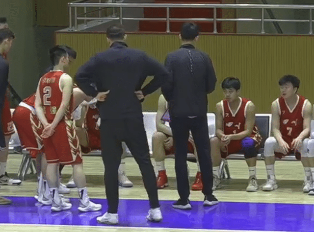 没悬念！浙江男篮大胜四川男篮，豪取5连胜剑指冠军