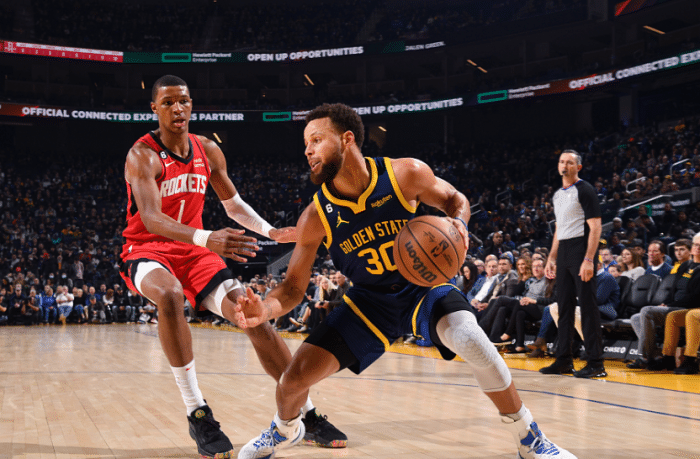 勇士大胜火箭狂刷13大纪录 库里嘴哥30+8三分共创历史第一神迹