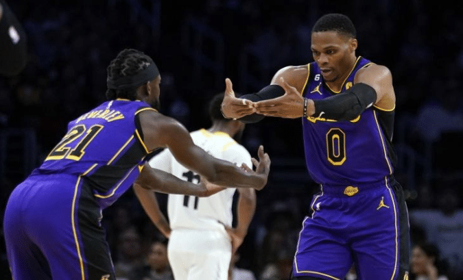 魔术官宣连裁两人：贝弗利离开湖人引多队争夺 罗斯将加盟太阳