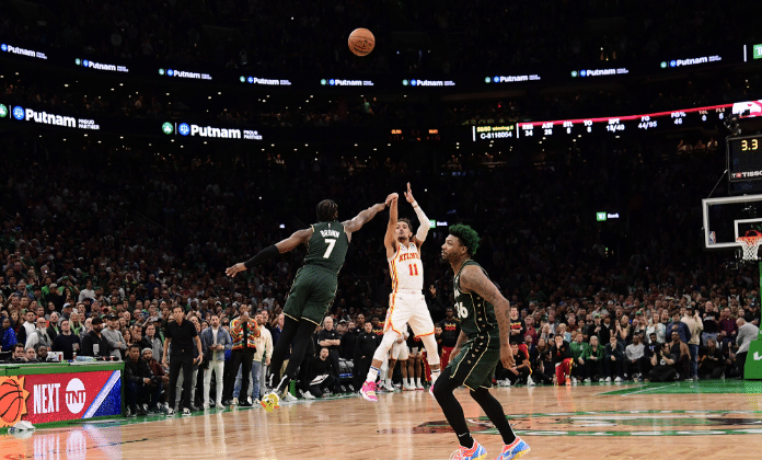 昨日重现！特雷杨复制巴特勒神迹，掀翻绿军，或上演黑七奇迹