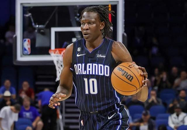 NBA23岁天才沉沦，长臂怪无情被裁，220万底薪也混不到