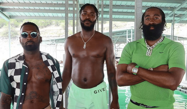 76人挽留哈登！曝费城不给顶薪长约，手握球员选项，迎重要抉择