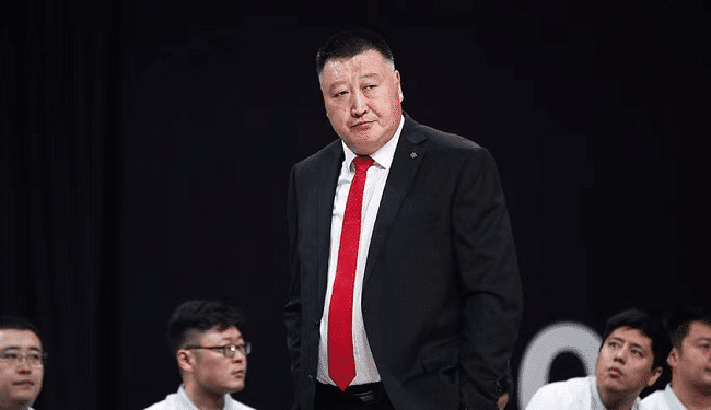 CBA最大黑马！开局4胜1负力压辽篮首钢，换帅+网红球员彻底崛起