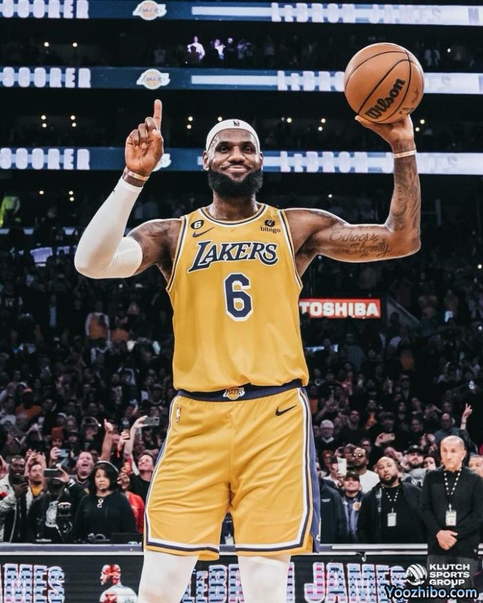 詹皇晒照回顾加冕历史得分王：感觉就像做梦 五大新援助他冲季后赛