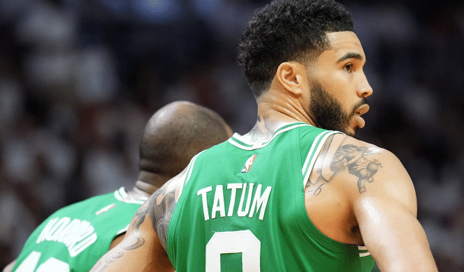 不冤！塔图姆生死战爆发，挂框甩手抱怨吞技犯，绿衫军火力全开