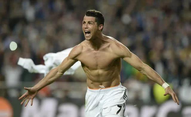 其实C罗在<a href=/zuqiush/realmadrid/ target=_blank class=infotextkey>皇马</a>的时候肌肉就已经呈现巅峰