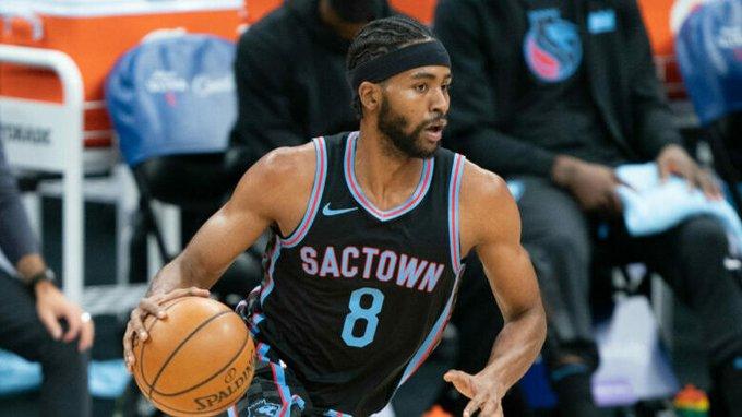 曝湖人有意29岁前锋 美媒恶搞詹皇想要交易：快为我引援希尔德特纳