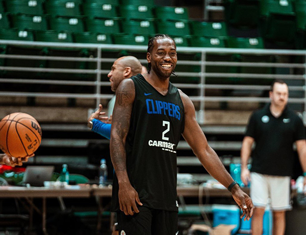 4年2.2亿！小卡透露他与快船不急于续约 性情大变经常大笑还与威少热舞