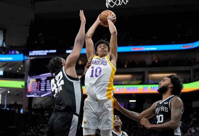 湖人潜力新星已增重约15斤：夏联场均18+5 新赛季目标进入轮换阵容