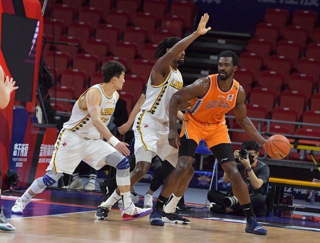 半血富兰克林又受伤，李春江雪上加霜，坑王哲林小将成为奇兵