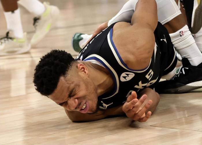 罕见！NBA首轮连爆冷门，2大巨星伤停，3支豪强深陷泥潭