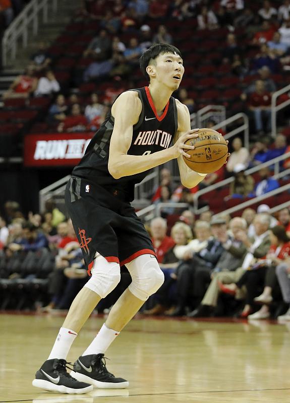 喜讯！18岁中国小将去美国打球！可参加NBA选秀！下个王哲林？