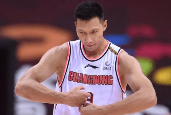 易建联签C类合同原因曝光！明年可签2年E类合同，广东获利太多