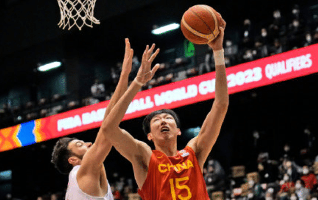 打服了！日本网友推特狂赞郭艾伦像仙道，大侄子：拿出了200%的态度！