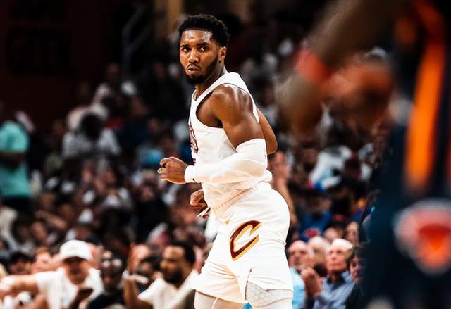 空砍38分！71分先生孤掌难鸣，末节14分难救主，双塔输13篮板丢人