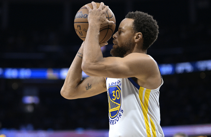 勇士水花空砍66+15三分：库里39+9再刷纪录 汤普森错失绝杀