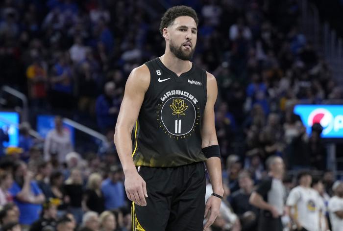 水花61+12记三分射落太阳：汤神爆发连刷纪录 库里三分杀死比赛