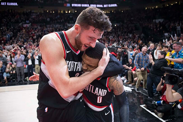 开拓者用利拉德换来什么？4换11获艾顿等重建资产 仍在酝酿新交易