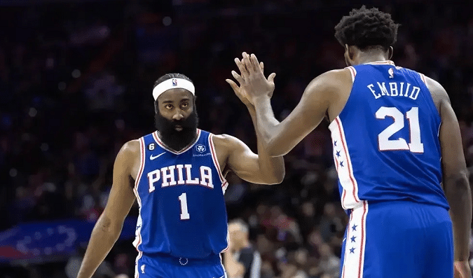 哈登背锅！超六成费城球迷希望他离开，力挺恩比德：MVP留下