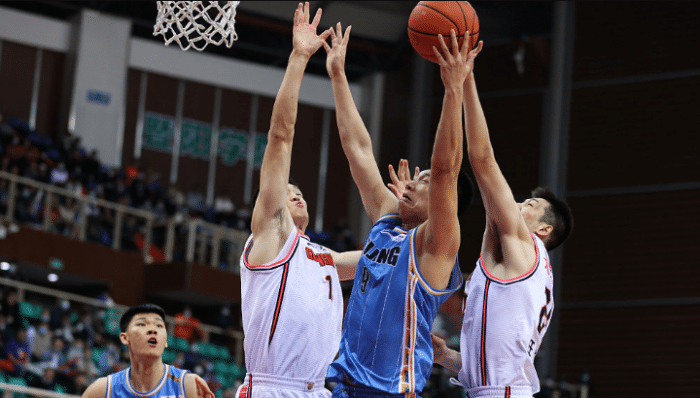 北京又输广东，连续两年倒下！球迷发文想念马布里，老马回应了